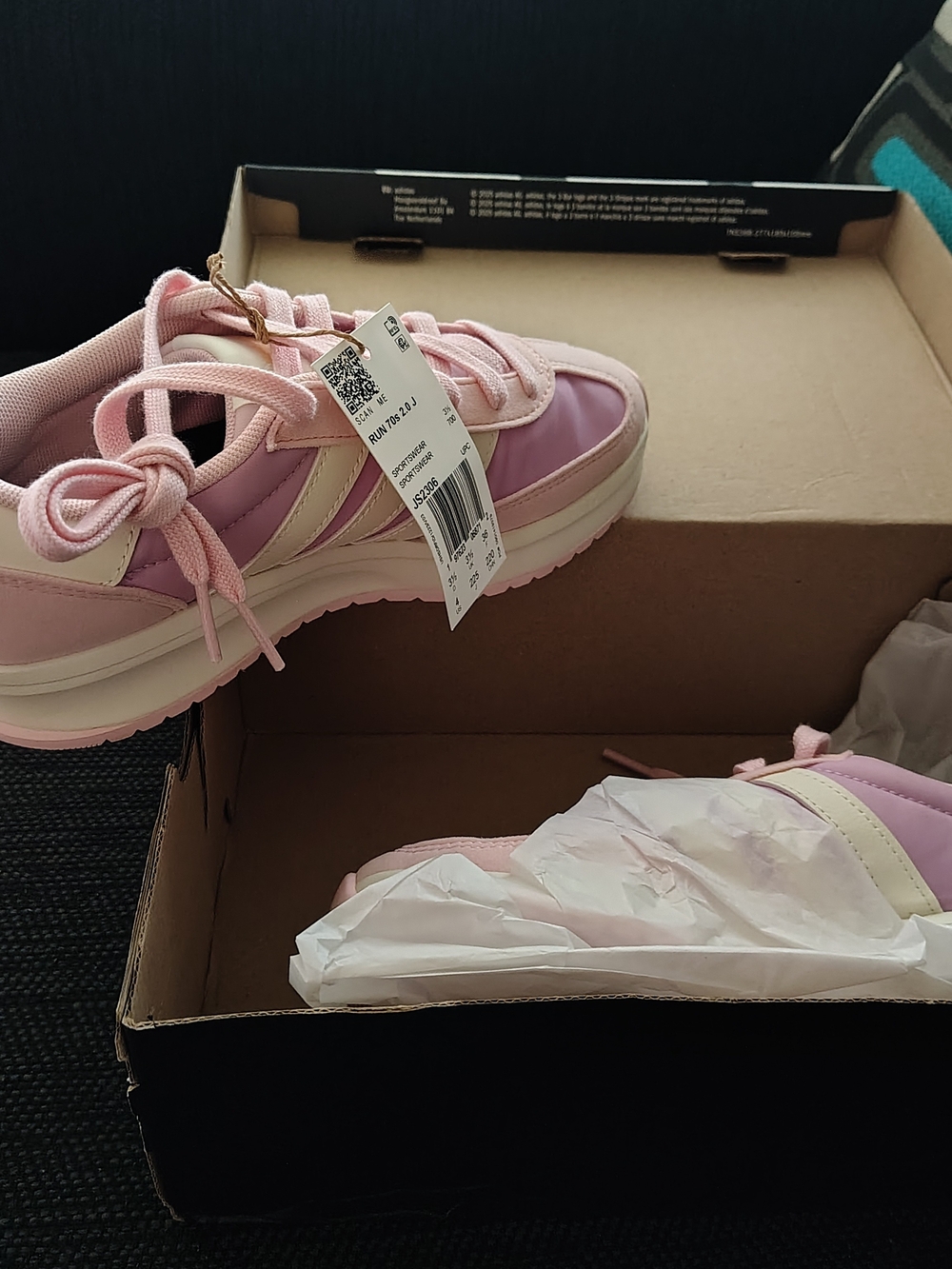 Adidas Run 70's 2.0 Little Girls Size 4